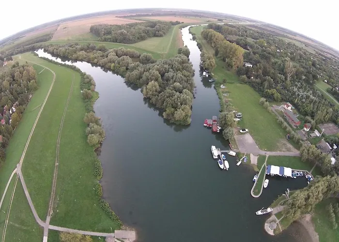 Tatil Evi Oazis Vendeghaz Gyula